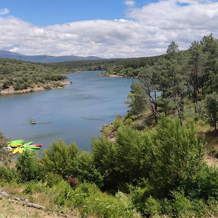 ブイトラゴ・デル・ロソヤPuente Viejo De Buitrago Casa Fresnoアパートメント エクステリア 写真